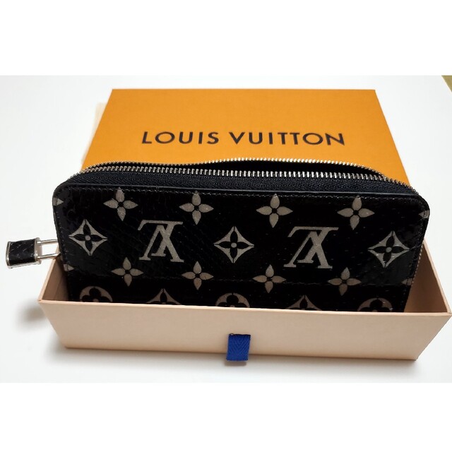 LOUIS VUITTON(ルイヴィトン)のルイヴィトン　財布　限定モノグラム　ジッピーウォレット　パイソン　N96955 レディースのファッション小物(財布)の商品写真