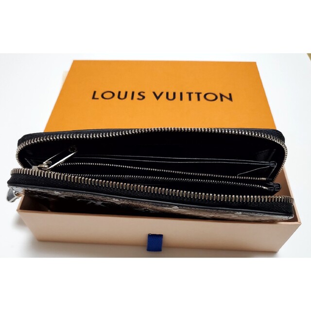 LOUIS VUITTON(ルイヴィトン)のルイヴィトン　財布　限定モノグラム　ジッピーウォレット　パイソン　N96955 レディースのファッション小物(財布)の商品写真