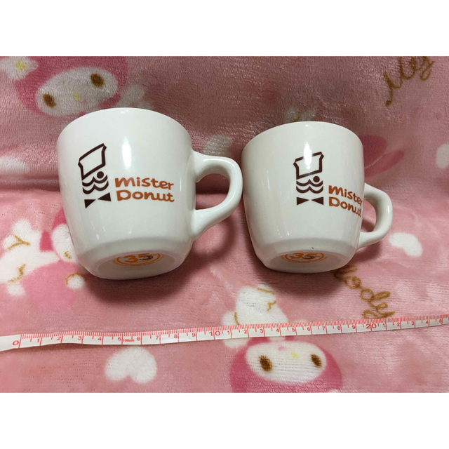 ミスタードーナツ♡35周年復刻デザインマグカップ♡2点セット インテリア/住まい/日用品のキッチン/食器(グラス/カップ)の商品写真