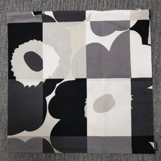 マリメッコ(marimekko)のスポンジボブ様専用 クッションカバー2点おまとめ(クッションカバー)