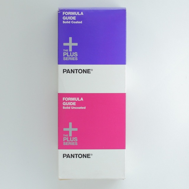 PANTONE(パントーン)の PANTONE PLUS パントン フォーミュラガイド GP1301 色見本帳 エンタメ/ホビーの本(資格/検定)の商品写真