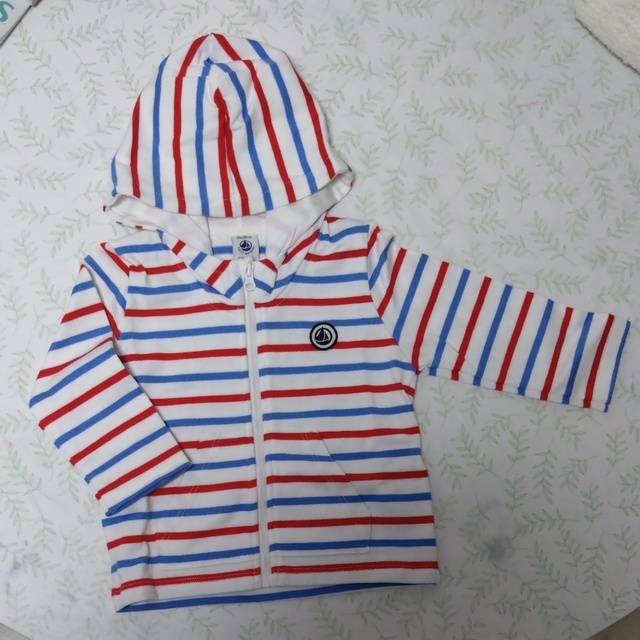 PETIT BATEAU(プチバトー)の☆新品☆プチバトー/マリニエール　ジップアップパーカー キッズ/ベビー/マタニティのベビー服(~85cm)(ジャケット/コート)の商品写真