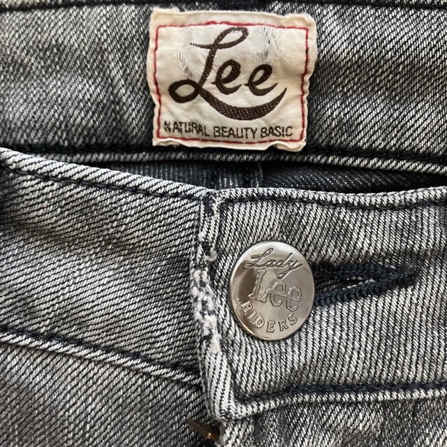 Lee(リー)のLee×NBB コラボデニム　ジーパン　ジーンズ　グレー　S ストレート レディースのパンツ(デニム/ジーンズ)の商品写真