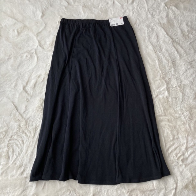 UNIQLO(ユニクロ)の未使用 ユニクロ フレアロングスカート ブラック XL 丈標準 レディースのスカート(ロングスカート)の商品写真