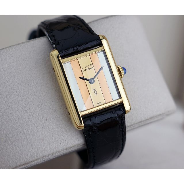国内外の人気集結！ Cartier - 美品 カルティエ マスト タンク スリーカラーゴールド ストライプ 手巻き SM 腕時計
