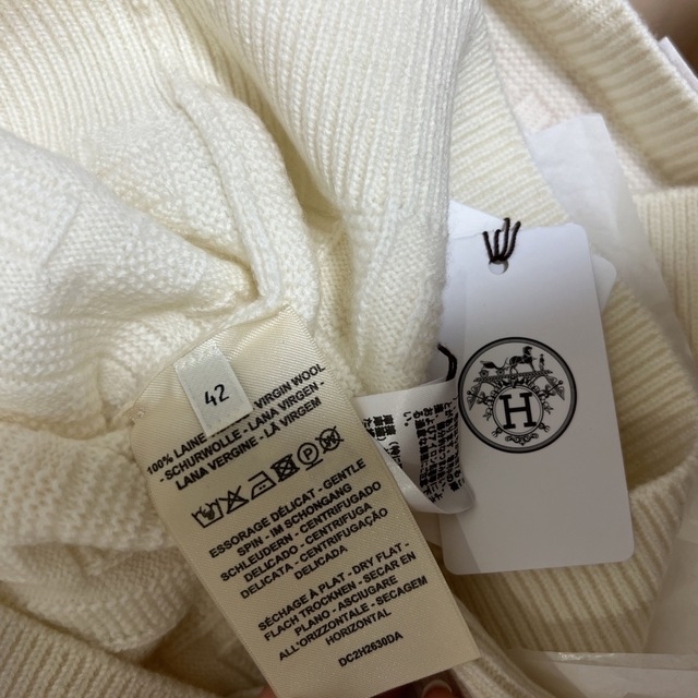 HERMES - HERMES エルメス 22AW秋冬 セーター 新品タグ付きの HERMES - HERMES エルメス 22AW秋冬 セーター 新品タグ付きの