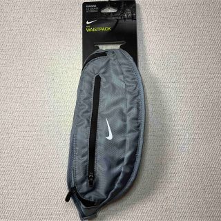 ナイキ(NIKE)のNIKE waistpack(ボディーバッグ)