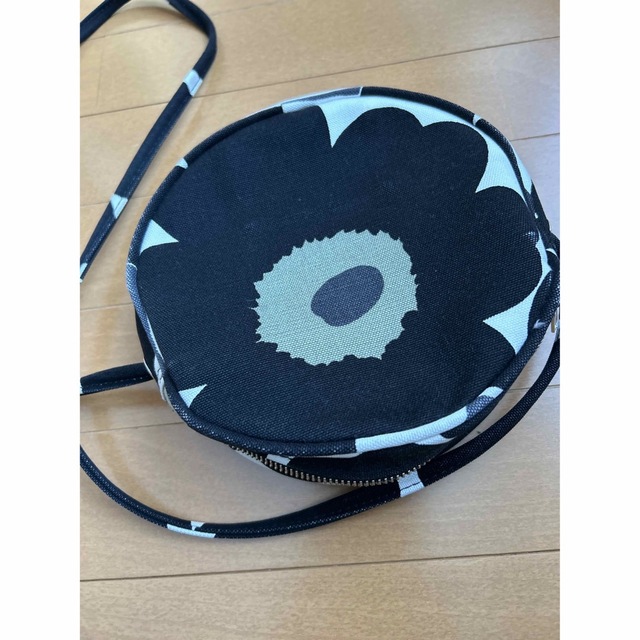 marimekko(マリメッコ)のマリメッコ  ショルダーバッグ　ウニッコ　ブラック レディースのバッグ(ショルダーバッグ)の商品写真