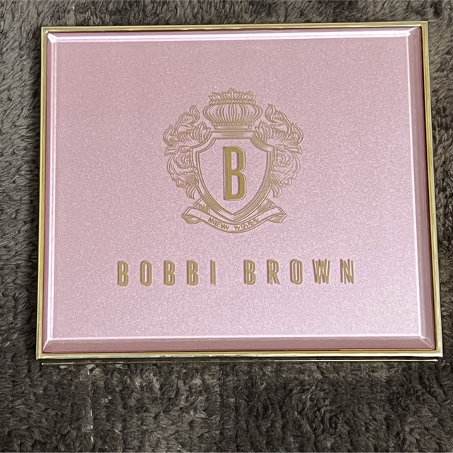 BOBBI BROWN(ボビイブラウン)のボビイブラウン　ピンクグロウリュクスアイシャドウパレット コスメ/美容のベースメイク/化粧品(アイシャドウ)の商品写真