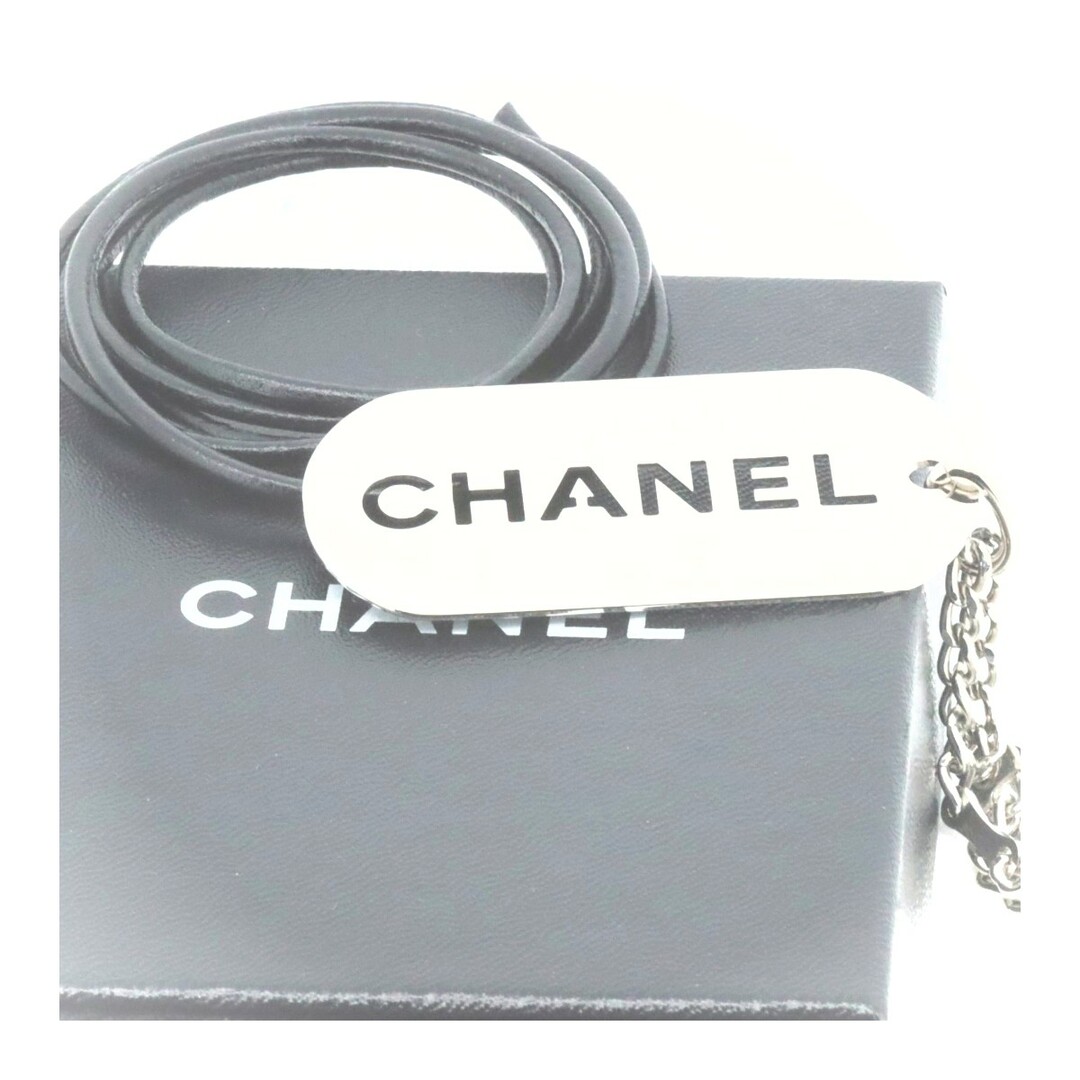 CHANEL(シャネル)のシャネル キーホルダー兼チャーム 05V レディースのアクセサリー(ネックレス)の商品写真