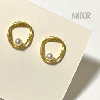 ビューティアンドユースユナイテッドアローズ(BEAUTY&YOUTH UNITED ARROWS)のmatte gold pearl pierce(ピアス)