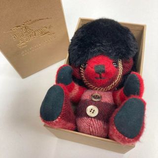 BURBERRY(キーホルダー ・ レッド/赤色系)のフリマアイテム一覧 BURBERRY(キーホルダー ・ レッド/赤色系)のフリマアイテム一覧