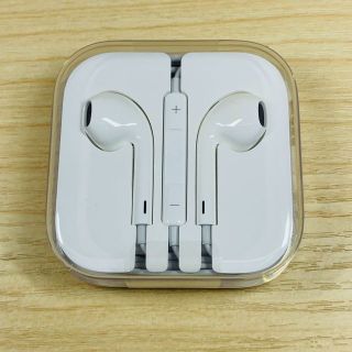 アップル(Apple)の純正品 新品 iPhone イヤホン iPhoneの付属品から抜いたものです。(ヘッドフォン/イヤフォン)