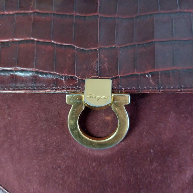 Salvatore Ferragamo ガンチーニショルダーバッグクロコ型押し | iins.org