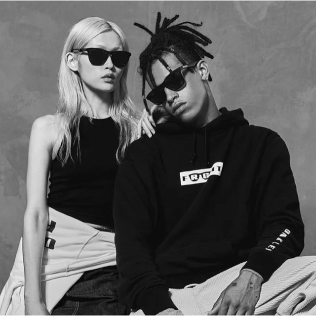 OAKLEY × FRAGMENT】限定フーディ【L】パーカー【新品未開封