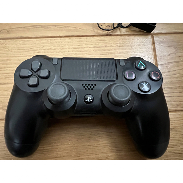 SONY(ソニー)のPlayStation 4 Pro(7100BB01)2tb換装 エンタメ/ホビーのゲームソフト/ゲーム機本体(携帯用ゲーム機本体)の商品写真