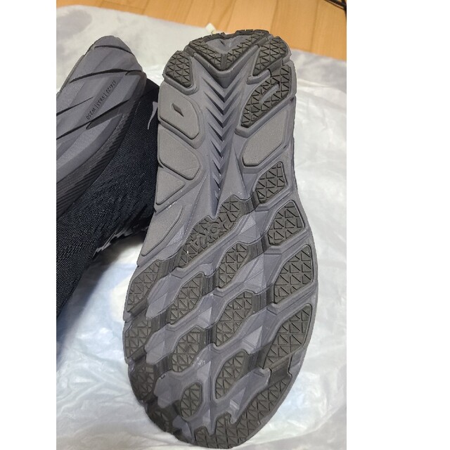 HOKA ONE ONE(ホカオネオネ)のホカオネオネ　クリフトン8　ワイド　27.5cm　ブラック メンズの靴/シューズ(スニーカー)の商品写真
