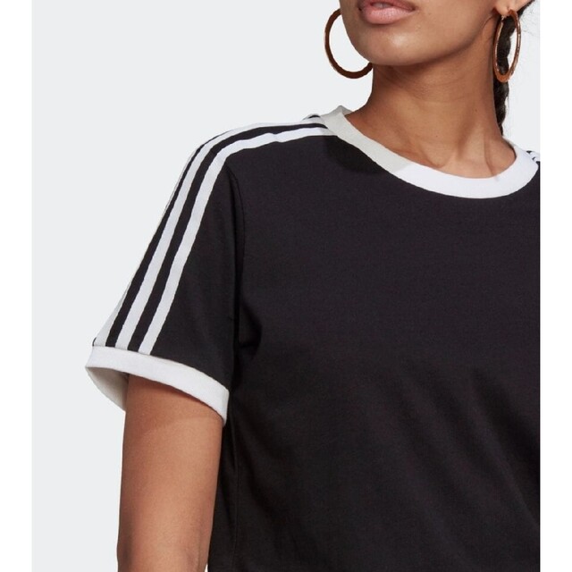 adidas(アディダス)の新品 レディース L アディカラー クラシックス 3ストライプ 半袖 Tシャツ レディースのトップス(Tシャツ(半袖/袖なし))の商品写真