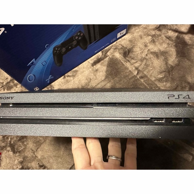 PS4 PROの最新版CHU7200B 1TB