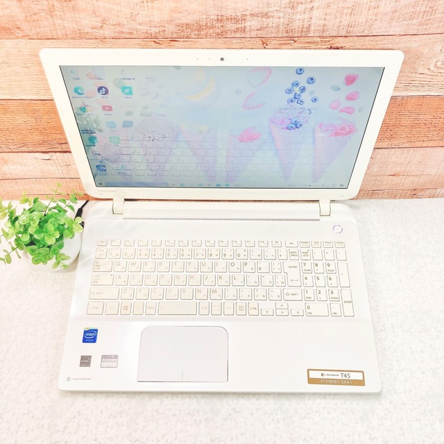 東芝 - 薄型✨大容量1TB❣️WEBカメラ❣️白ノートパソコン✨初心者