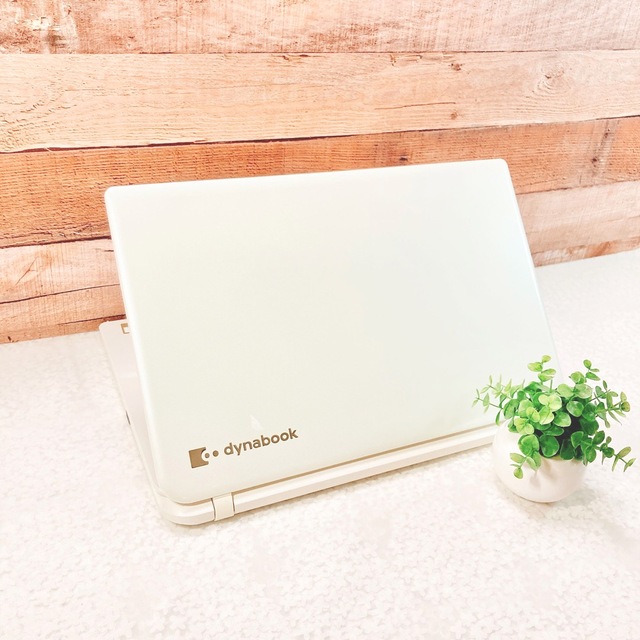 東芝 - 薄型✨大容量1TB❣️WEBカメラ❣️白ノートパソコン✨初心者