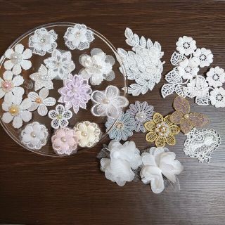 （b-10）各種パーツ　花モチーフ　詰め合わせ 40個　handmade(各種パーツ)