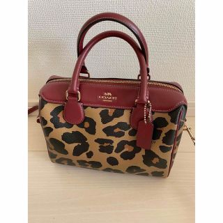 コーチ(COACH)のcoach☆ヒョウ柄バッグ☆美品(ショルダーバッグ)