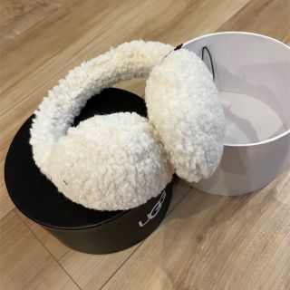 アグ(UGG)の【新品】UGG 耳あて　ホワイト(イヤーマフ)