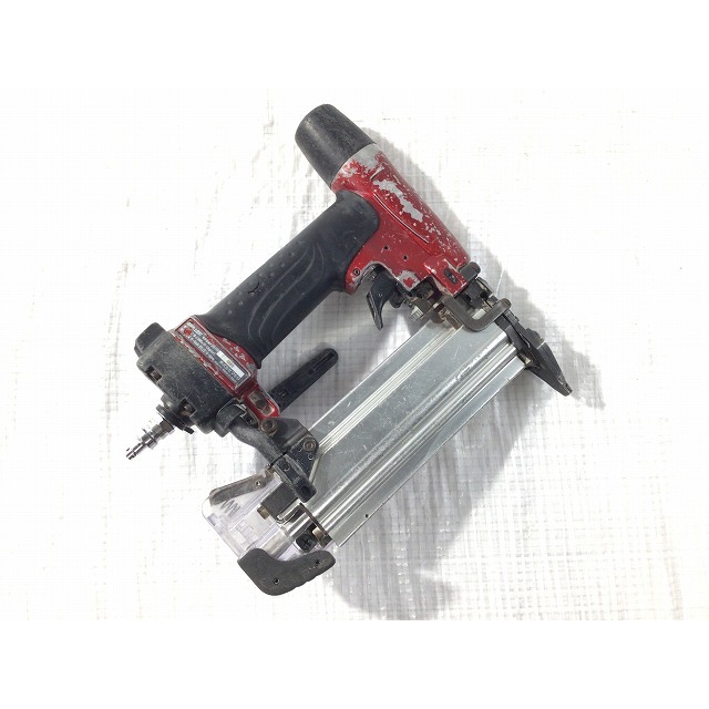 Makita(マキタ)の☆中古品☆ makita マキタ 高圧 仕上釘打 AF551H 赤/レッド フィニッシュネイラ 仕上釘 15～55ｍｍ 超仕上 15～50ｍｍ 65803 自動車/バイクのバイク(工具)の商品写真