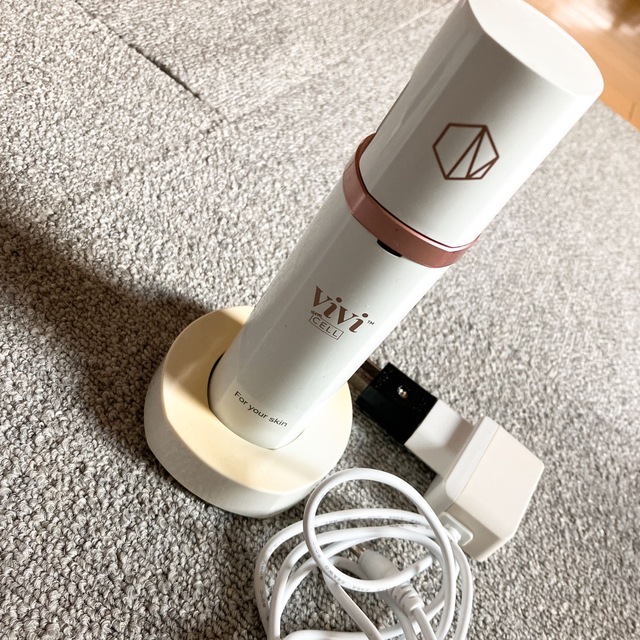 vivi cell スプレーガン　美顔器 スマホ/家電/カメラの美容/健康(フェイスケア/美顔器)の商品写真