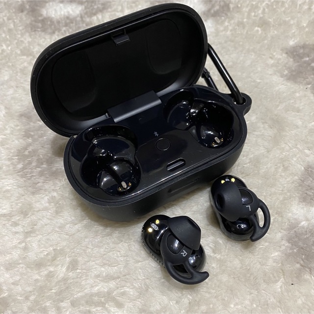 BOSE quietcomfort earbuds イヤホン　ケース付き