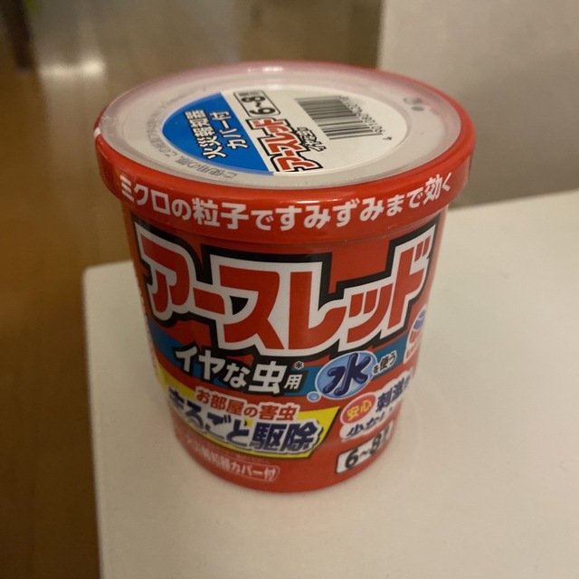 アース製薬(アースセイヤク)のアースレッド　イヤな虫用 インテリア/住まい/日用品の日用品/生活雑貨/旅行(日用品/生活雑貨)の商品写真