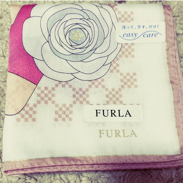 Furla(フルラ)の新品 未使用 フルラ ハンカチ ピンク レディースのファッション小物(ハンカチ)の商品写真