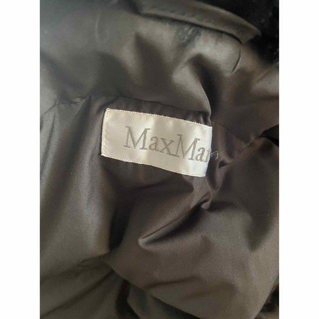 Max Mara(マックスマーラ)の定価20万　マックスマーラ　最高級　白タグ　ダウン　黒　42サイズ レディースのジャケット/アウター(ダウンコート)の商品写真