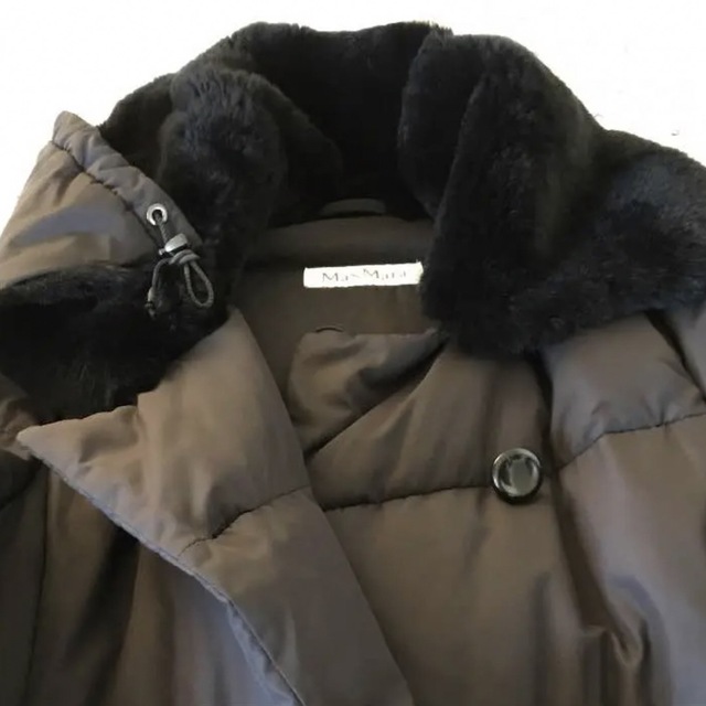 Max Mara(マックスマーラ)の定価20万　マックスマーラ　最高級　白タグ　ダウン　黒　42サイズ レディースのジャケット/アウター(ダウンコート)の商品写真