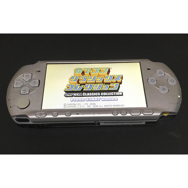 PlayStation Portable(プレイステーションポータブル)のPSP3000+付属品+カプコンクラシックコレクション エンタメ/ホビーのゲームソフト/ゲーム機本体(携帯用ゲーム機本体)の商品写真