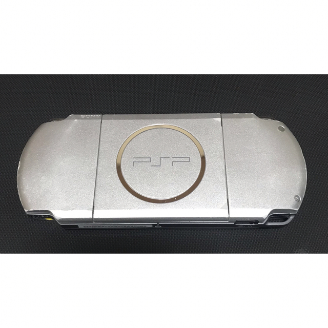 PlayStation Portable(プレイステーションポータブル)のPSP3000+付属品+カプコンクラシックコレクション エンタメ/ホビーのゲームソフト/ゲーム機本体(携帯用ゲーム機本体)の商品写真