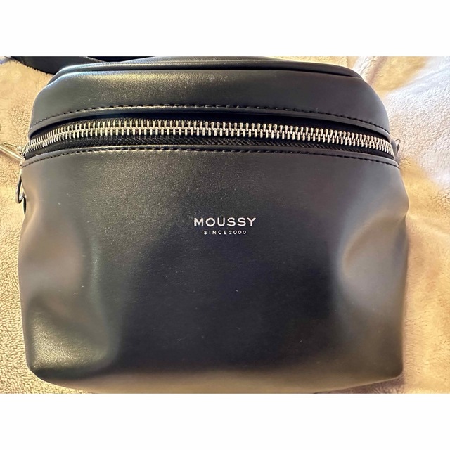 moussy(マウジー)の美品moussy ボディーバッグ レディースのバッグ(ボディバッグ/ウエストポーチ)の商品写真