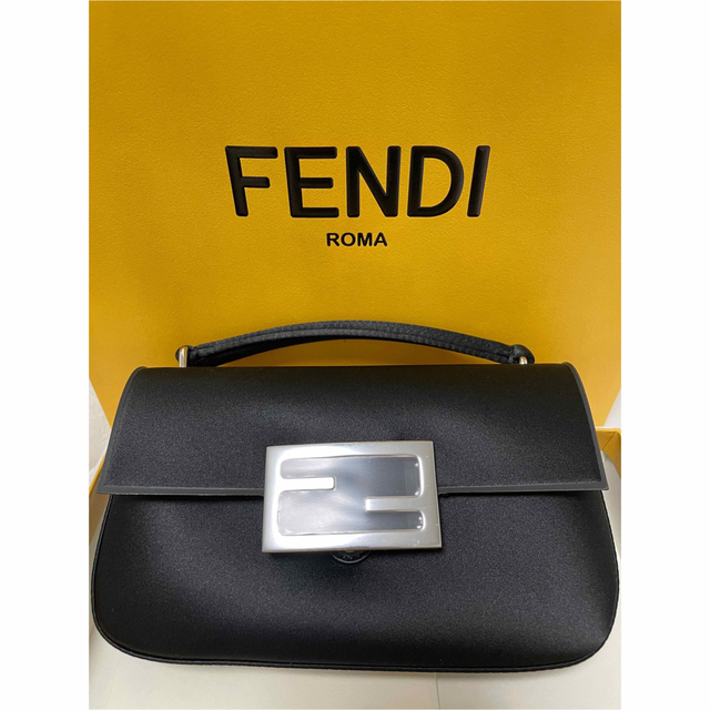 正規品販売! - FENDI 新作✨FENDI✨バゲット ポーチ フォン ショルダー