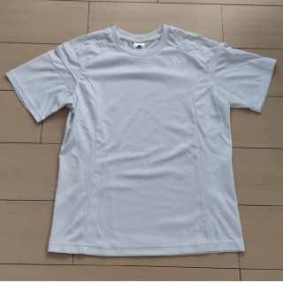 アディダス(adidas)のadidasTシャツ(ホワイト)Mサイズ(Tシャツ/カットソー(半袖/袖なし))