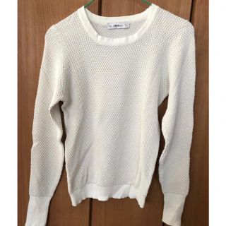 ザラ(ZARA)のZARA ニット　オフホワイト　L(ニット/セーター)