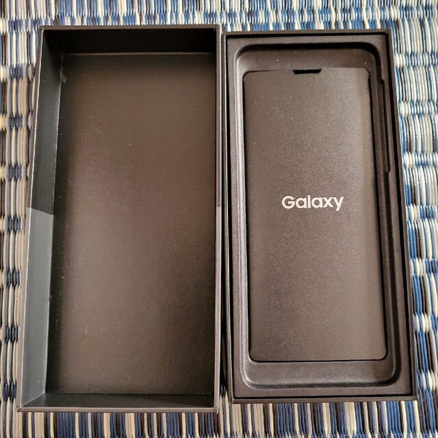 Galaxy(ギャラクシー)のgalaxy z flip 3 docomo スマホ/家電/カメラのスマートフォン/携帯電話(スマートフォン本体)の商品写真