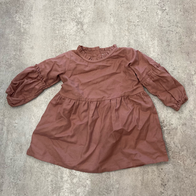 西松屋(ニシマツヤ)の西松屋　ワンピース　　新品 キッズ/ベビー/マタニティのキッズ服女の子用(90cm~)(ワンピース)の商品写真