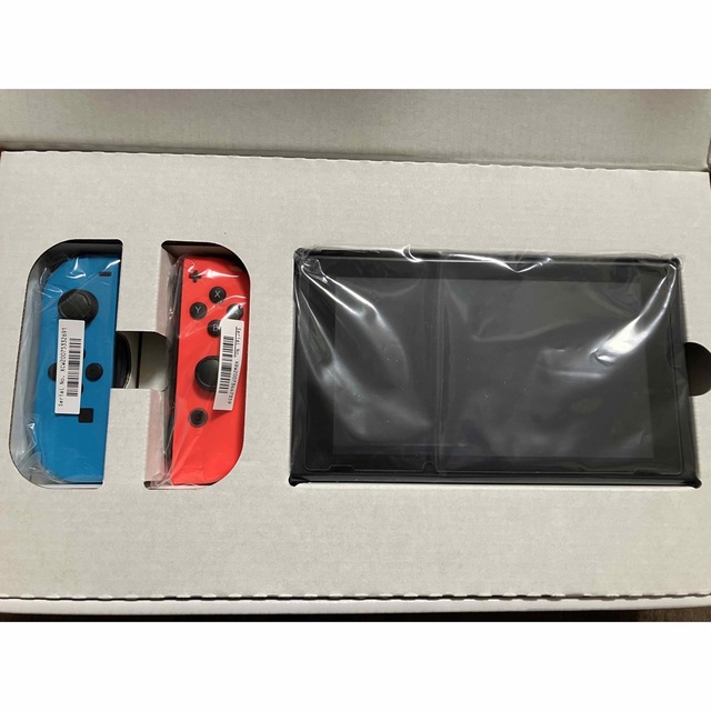 Nintendo Switch(ニンテンドースイッチ)の【中古】Nintendo Switch本体 + 社外製コントローラー エンタメ/ホビーのゲームソフト/ゲーム機本体(家庭用ゲーム機本体)の商品写真