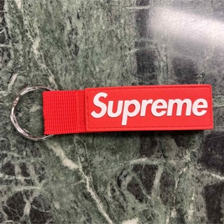 シュプリーム(Supreme)のSupreme Webbing Keychain "Red" ロゴ キーホルダー(キーホルダー)