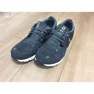 オン(On)のOn  Cloud(オン クラウド) ブラックホワイト👟✨訳あり👟(スニーカー)