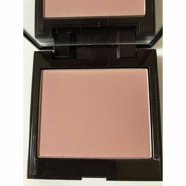 laura mercier(ローラメルシエ)のローラメルシエ　ブラッシュカラーインフュージョン　06  チャイ コスメ/美容のベースメイク/化粧品(チーク)の商品写真