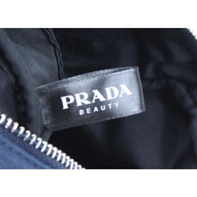 PRADA(プラダ)のprdp10 新品未使用本物 PRADA プラダ　ノベルティポーチ レディースのファッション小物(ポーチ)の商品写真