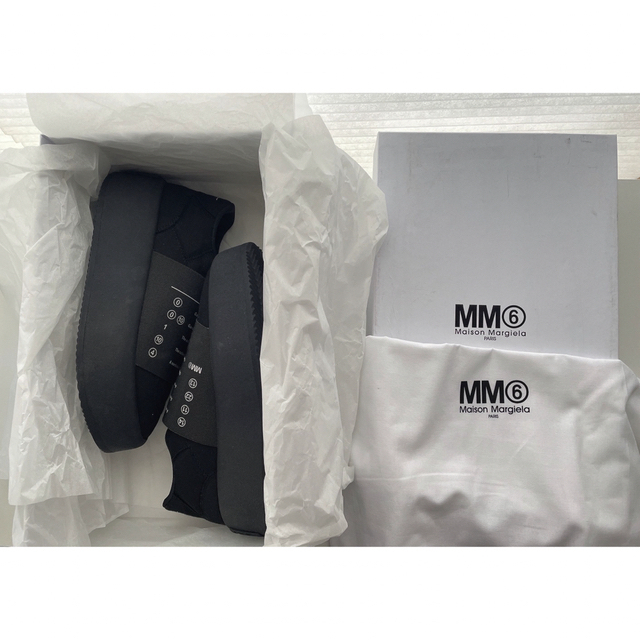 MM6(エムエムシックス)の【新品】MM6 MaisonMargiela  ブラック スニーカー 36 レディースの靴/シューズ(スニーカー)の商品写真
