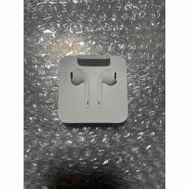 ヘッドフォン/イヤフォン 純正品iPhoneイヤホン新品未使用 [[ yu- ka